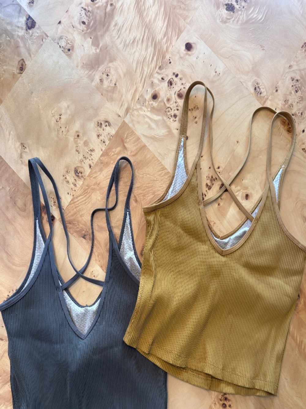 Vuori - 2 pack Tank Top/Longline Sports Bra - Picture 2 of 5